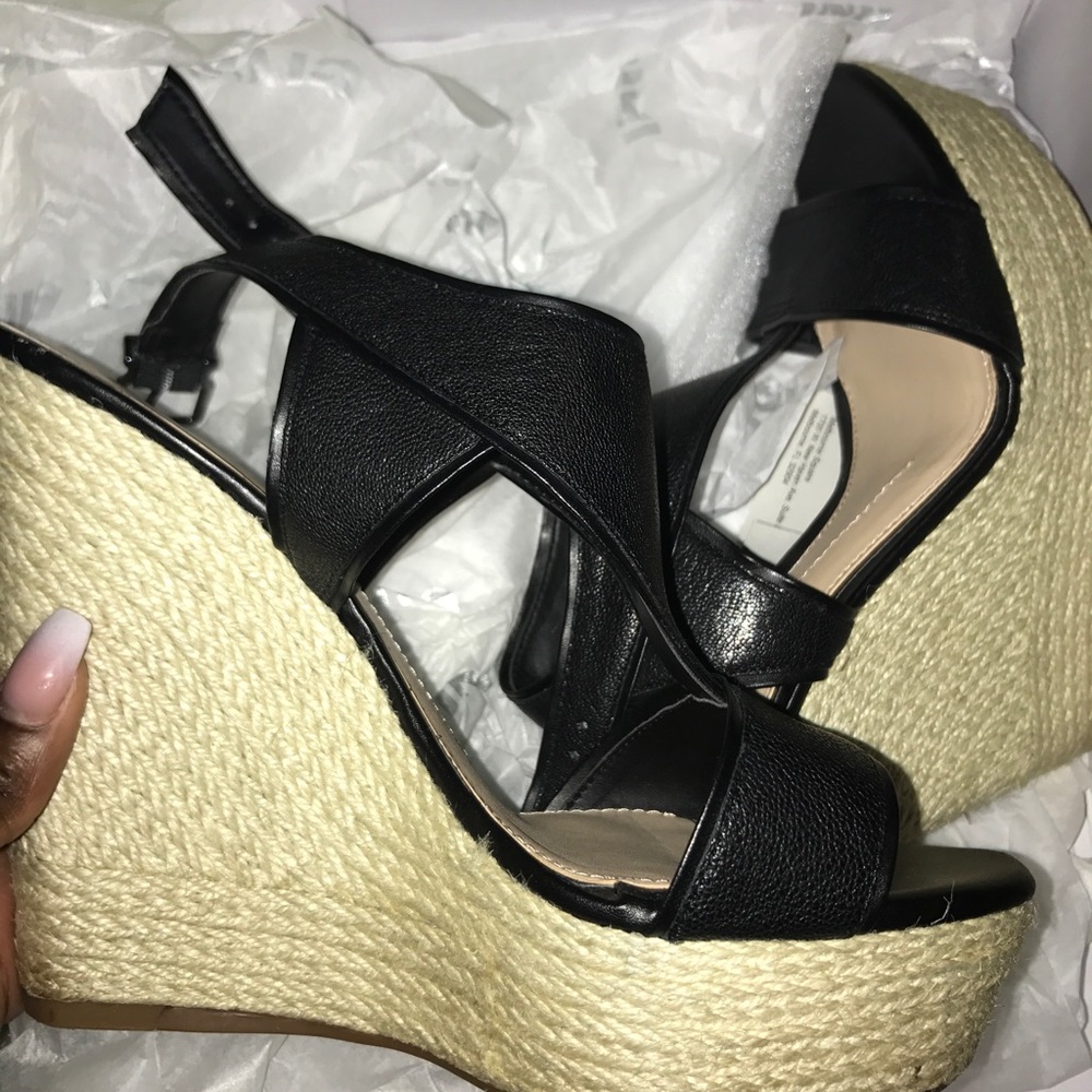 Cute and comfortable dress sandals.